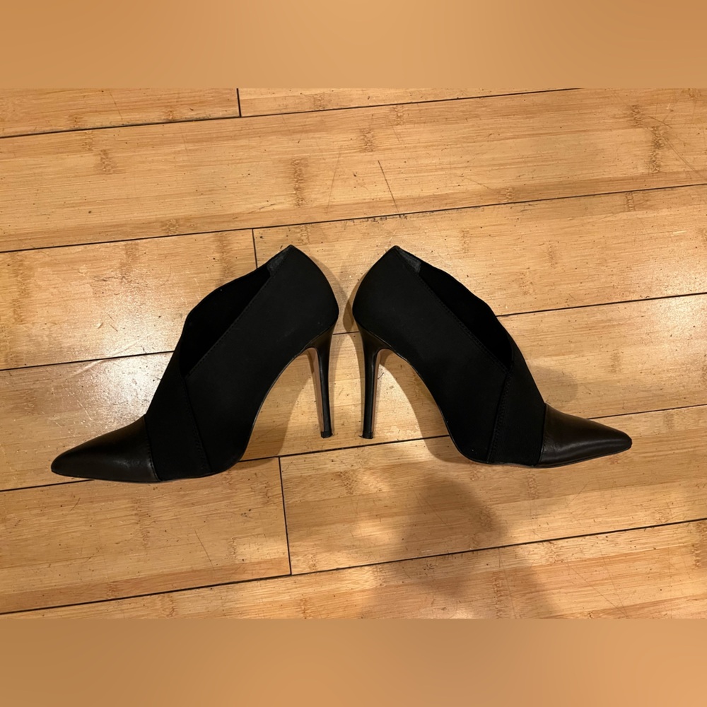 Steven by Steve Madden Black Heel Booties in Black, Size 6